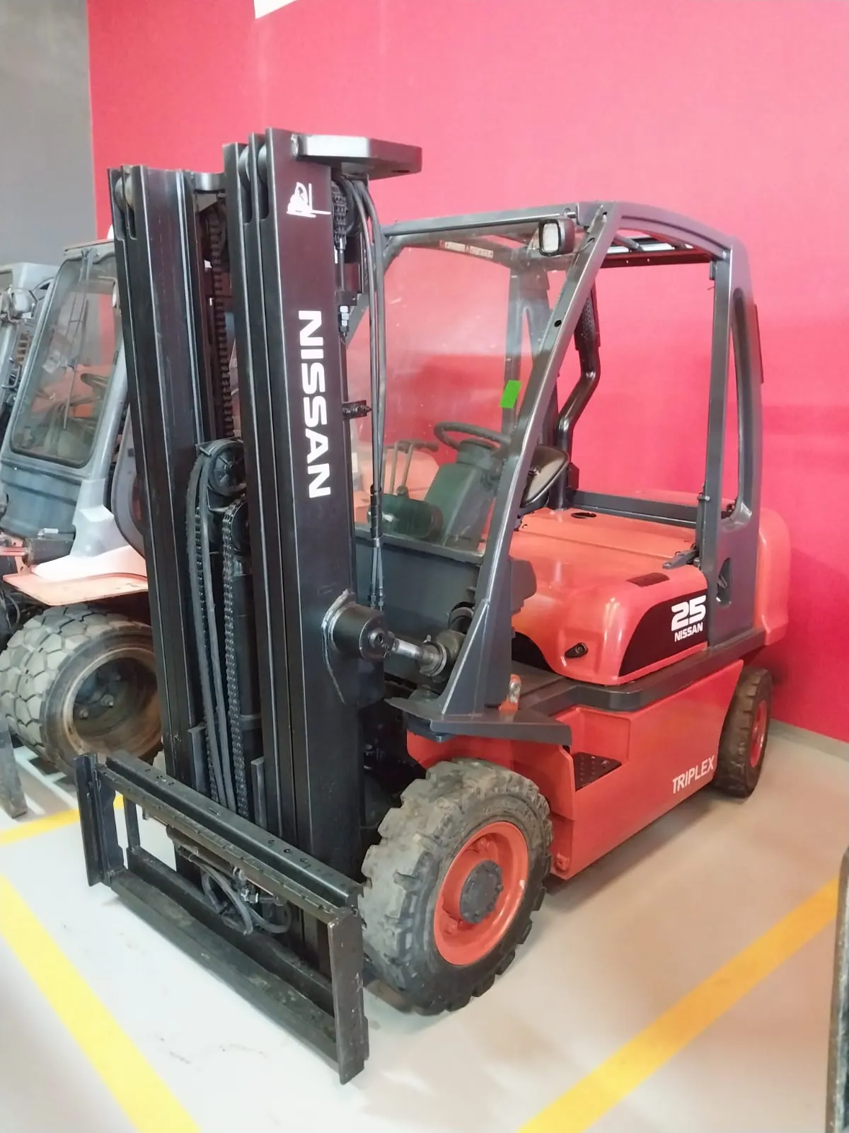 Chariot élévateur Nissan 2 500 kg