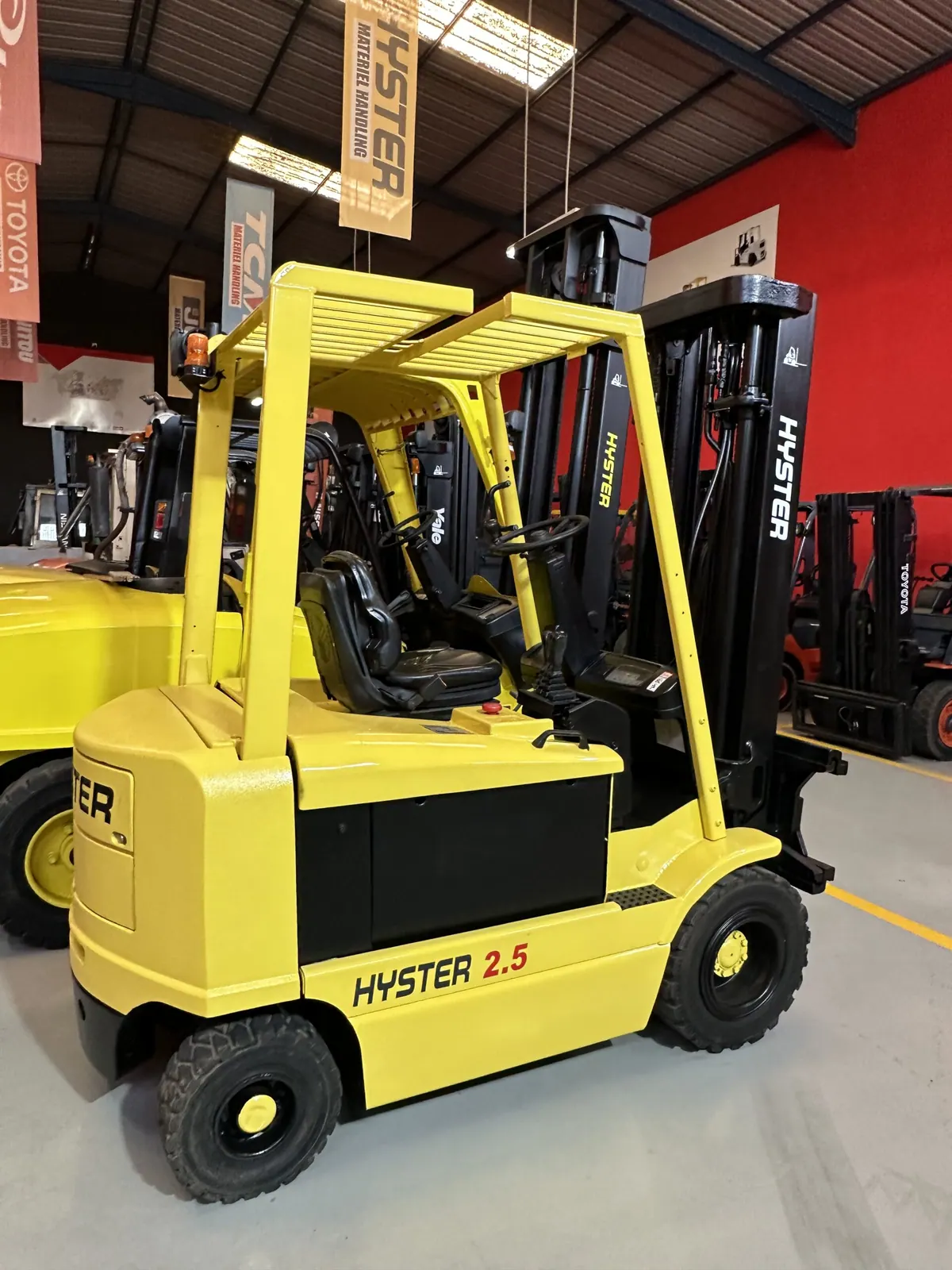 Chariot élévateur Hyster 2 500 kg